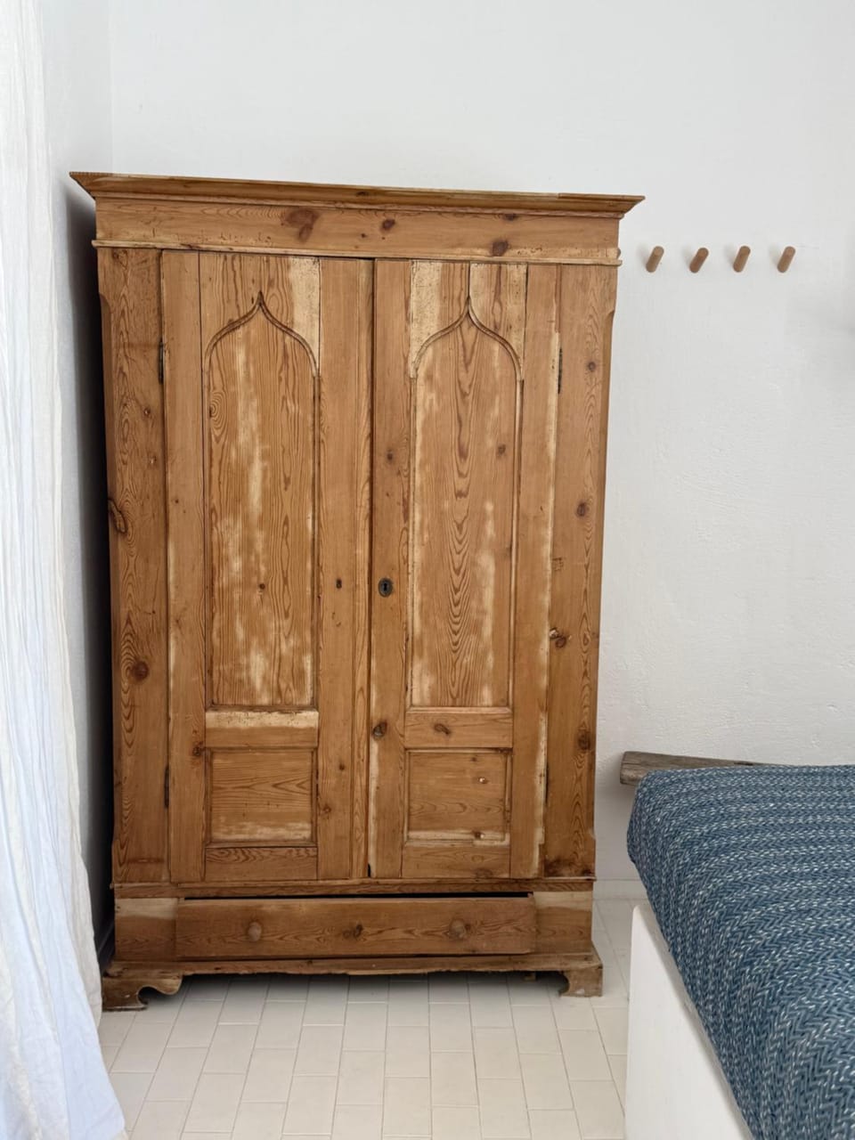 Bedroom, wardrobe