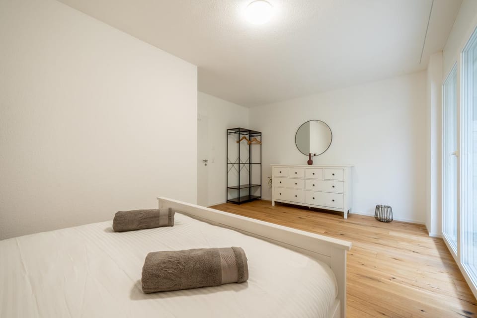 Bed, Photo of the whole room, Bedroom, towels