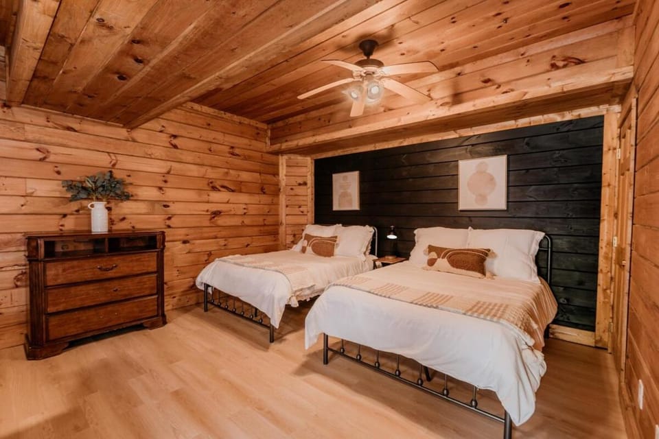 Hot Tub, Pet Friendly, Game Rm, Dollywood House in Sevierville