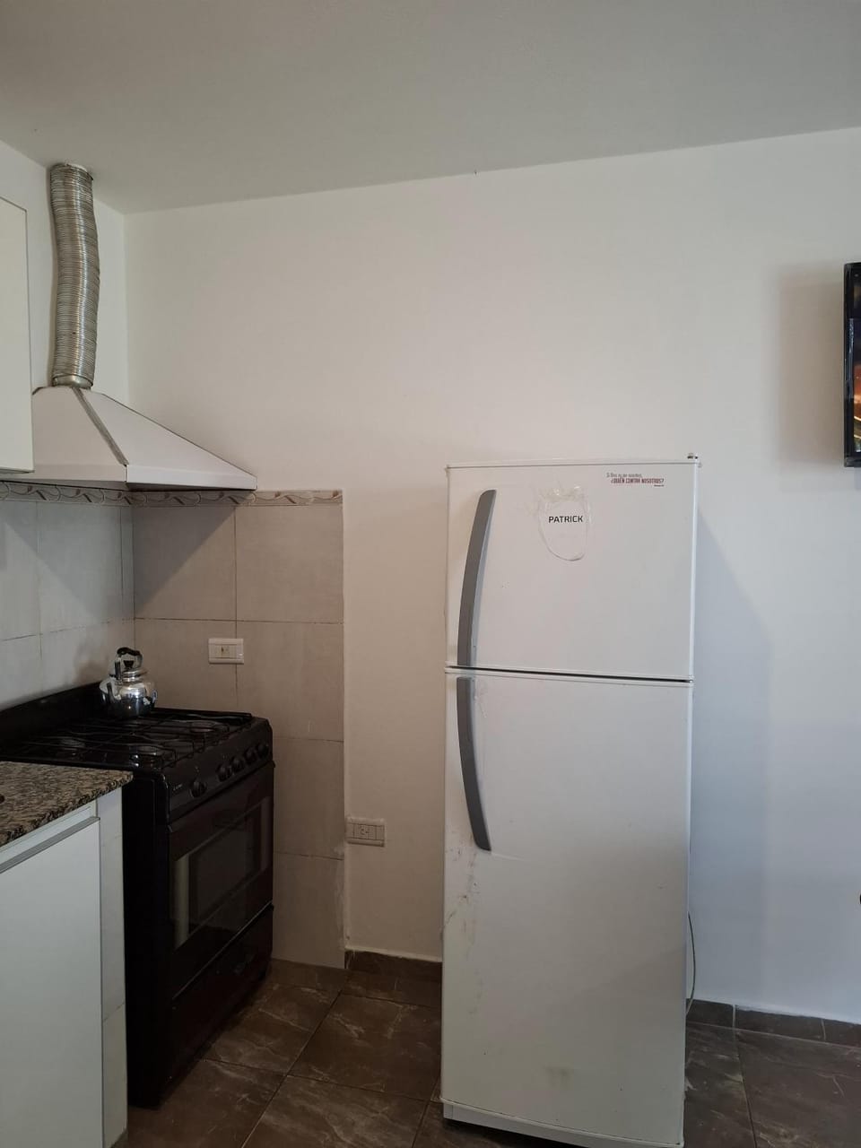 Kitchen or kitchenette, oven