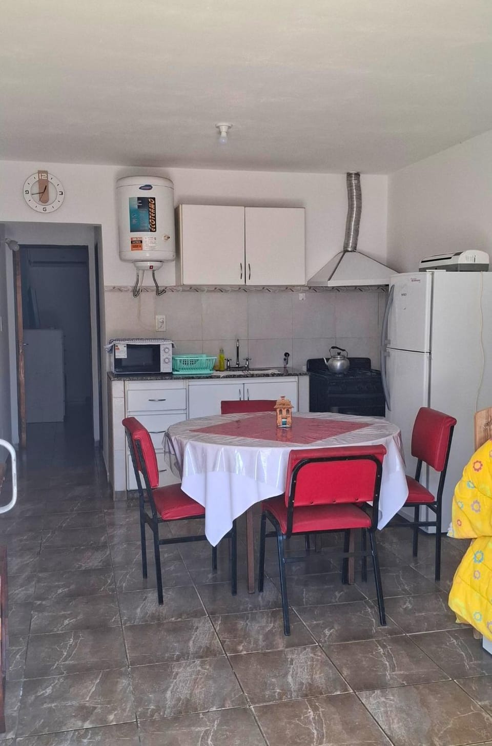 Kitchen or kitchenette, Dining area, oven, stove