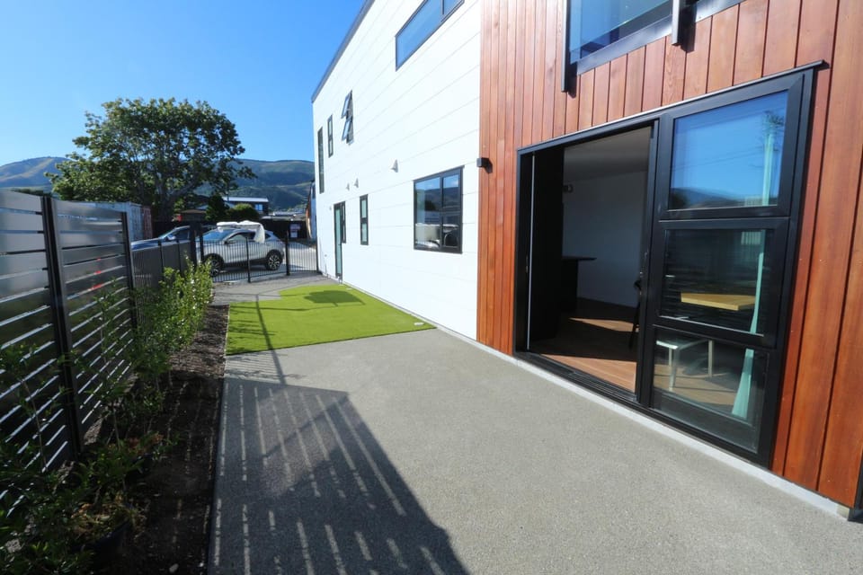 Property building, Day