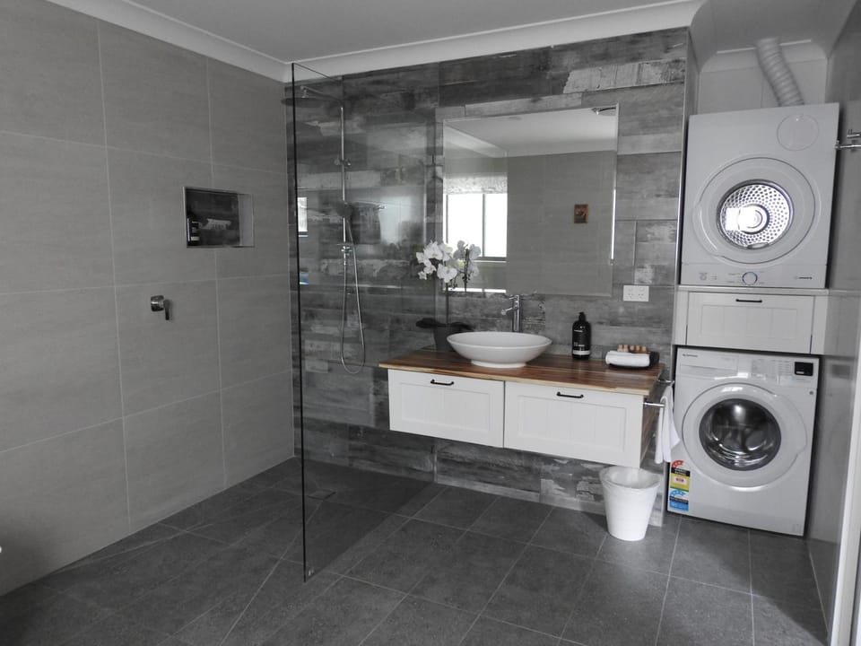 Bathroom, washing machine, dryer