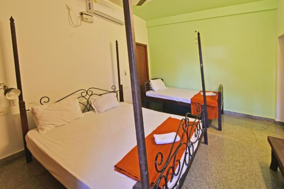 Villa close to Rock beach-Family Room Bed and Breakfast in Puducherry