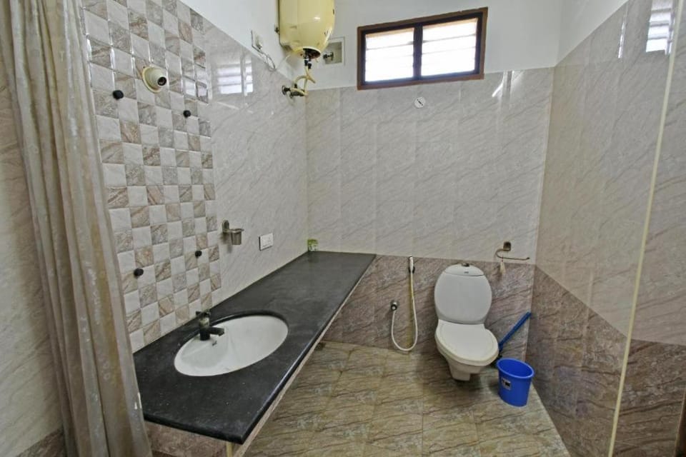 Villa close to Rock beach-Family Room Bed and Breakfast in Puducherry