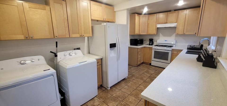 Private 3 bedroom Home in Los Angeles - Gardena, California Apartment in Los Angeles
