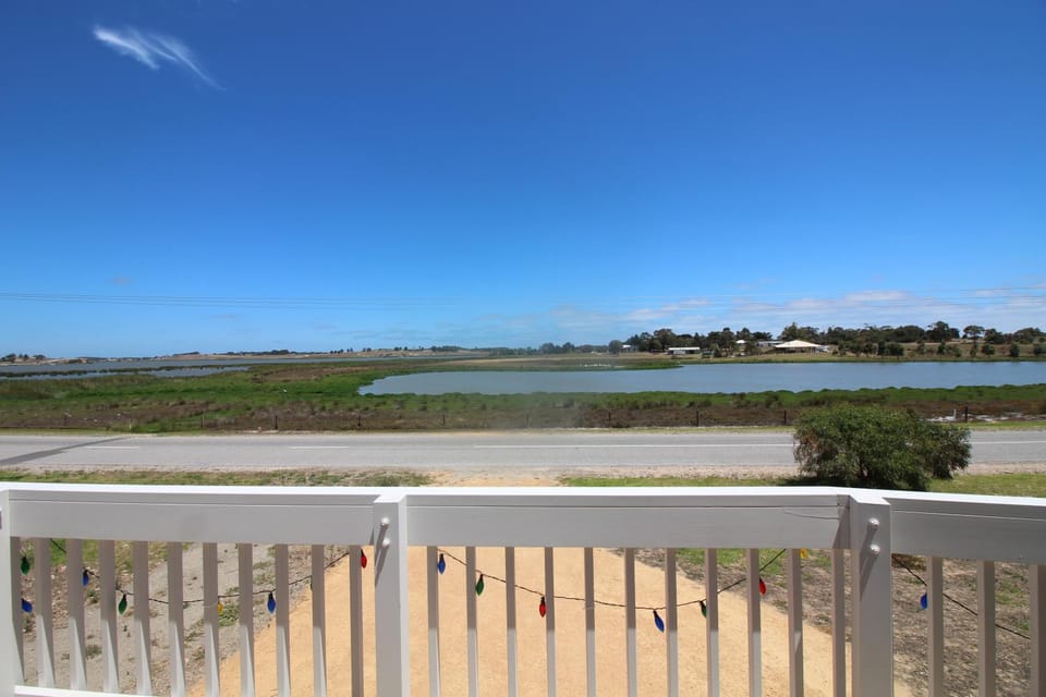 Balcony/Terrace, Lake view, River view