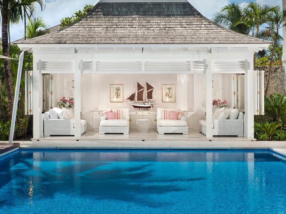 Patio, Day, Swimming pool