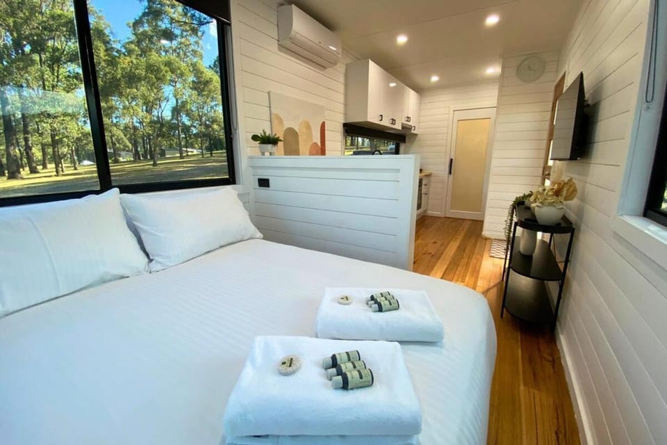Merlot self-contained home Apartment in Mount View