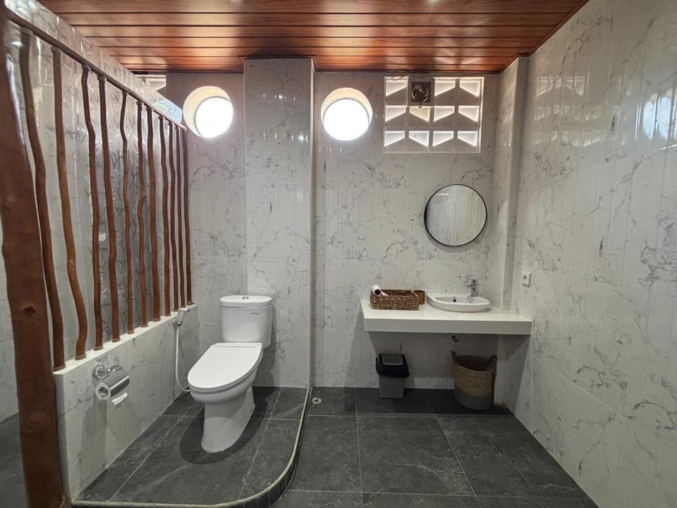 Shower, Toilet, Bathroom, bidet