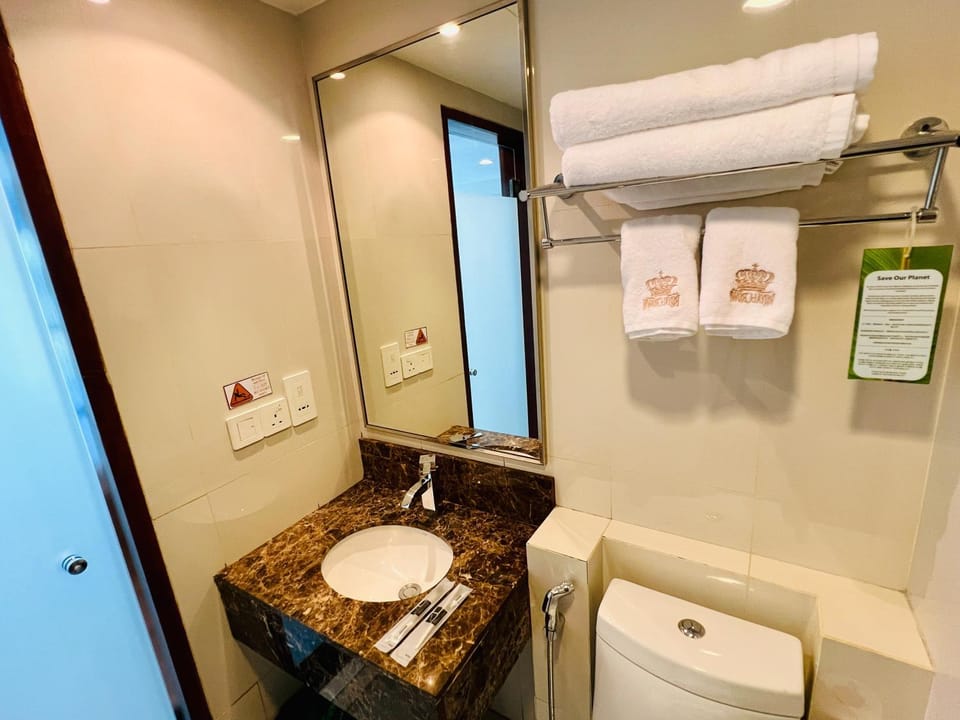 Royal Crown Scsp KK CBD near Imago Apartment in Kota Kinabalu