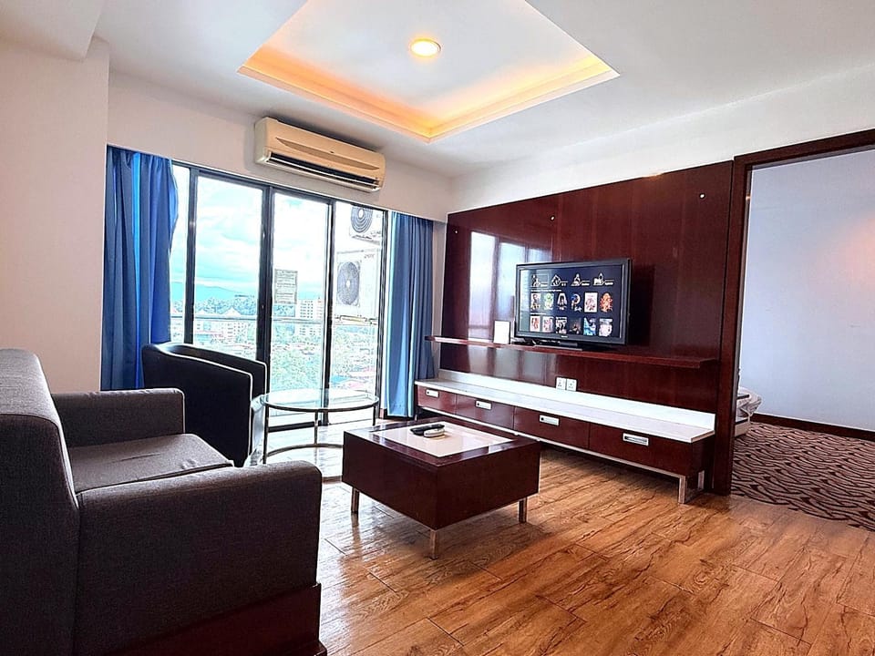 TV and multimedia, Living room, Seating area, Evening entertainment, air conditioner