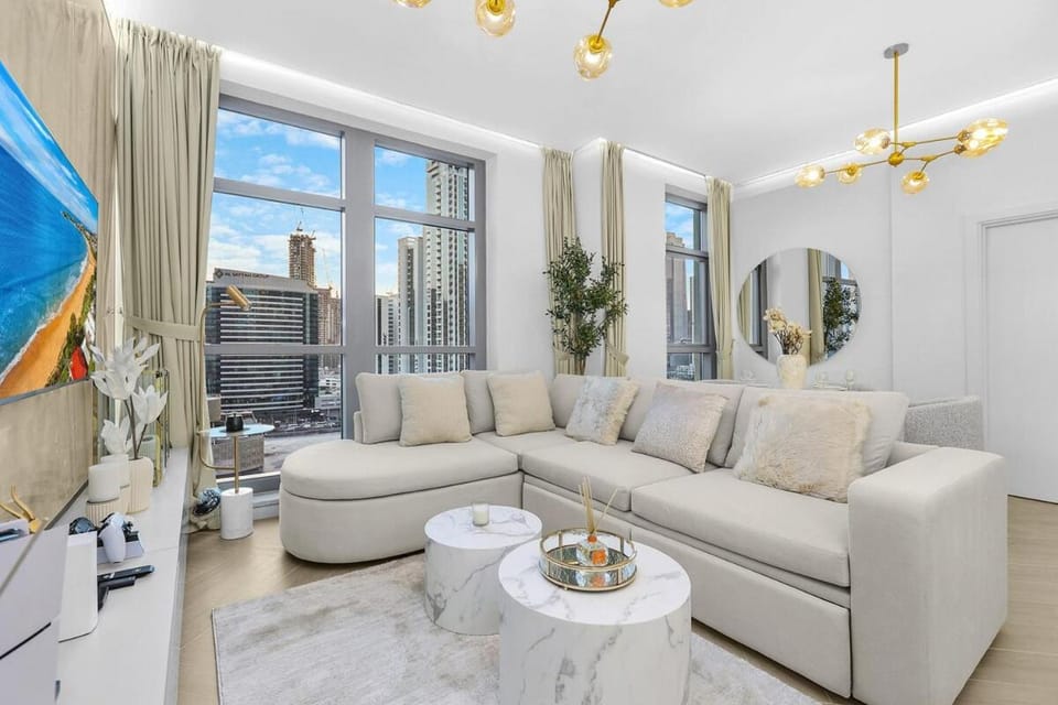 Walk to Dubai Mall 2BR Apartment with Balcony and Pool Apartment in Dubai