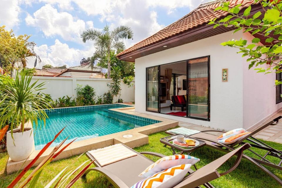 Property building, Pool view, Swimming pool