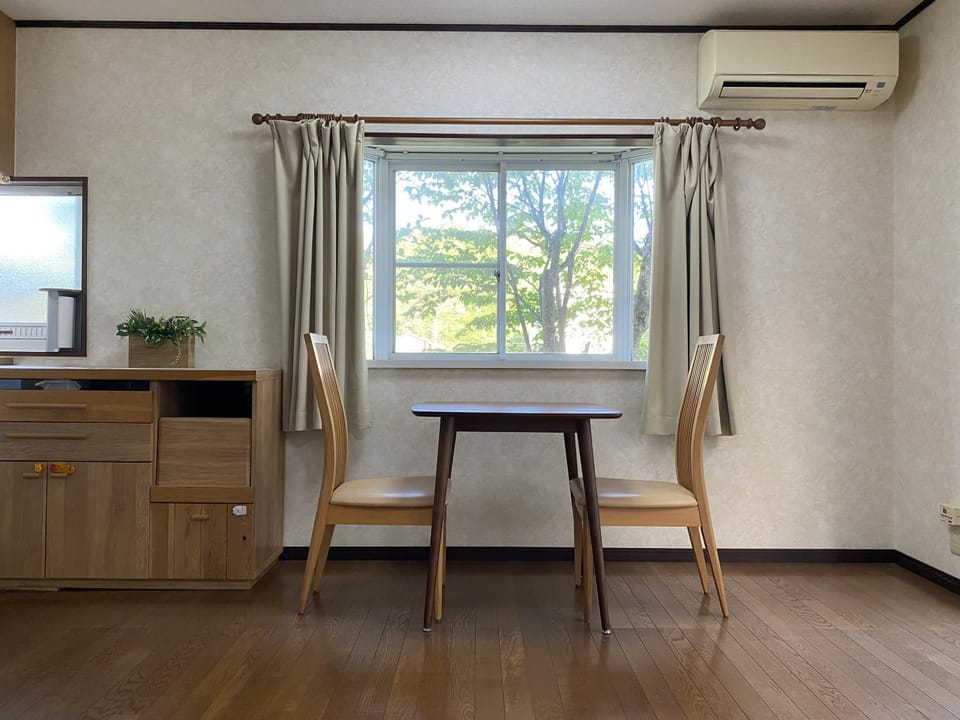 Living room, Dining area, air conditioner