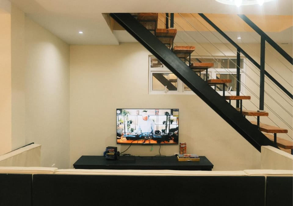 Communal lounge/ TV room, Game Room, Game Room, TV and multimedia, Living room
