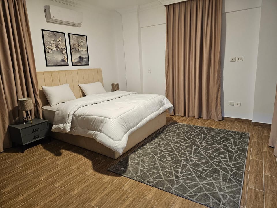 Bed, Photo of the whole room, Bedroom, air conditioner