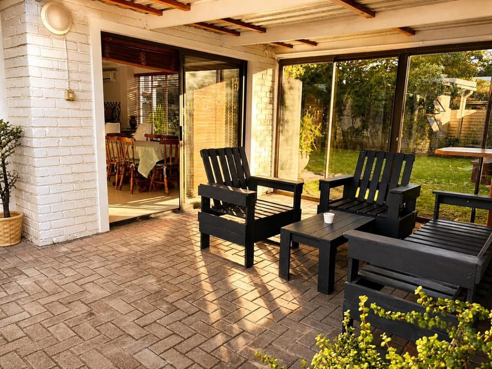 Patio, Facade/entrance