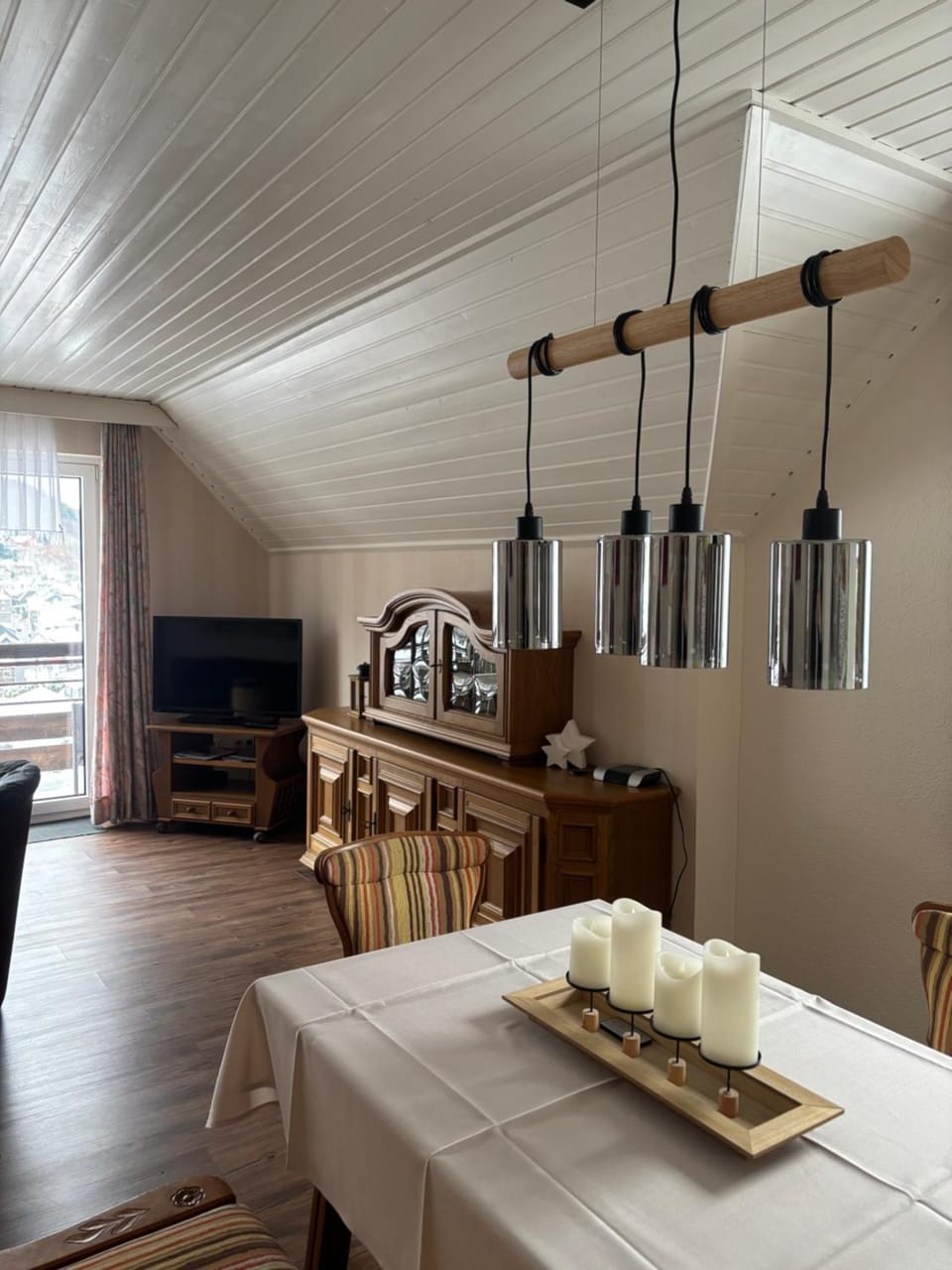 Living room, Seating area, Dining area