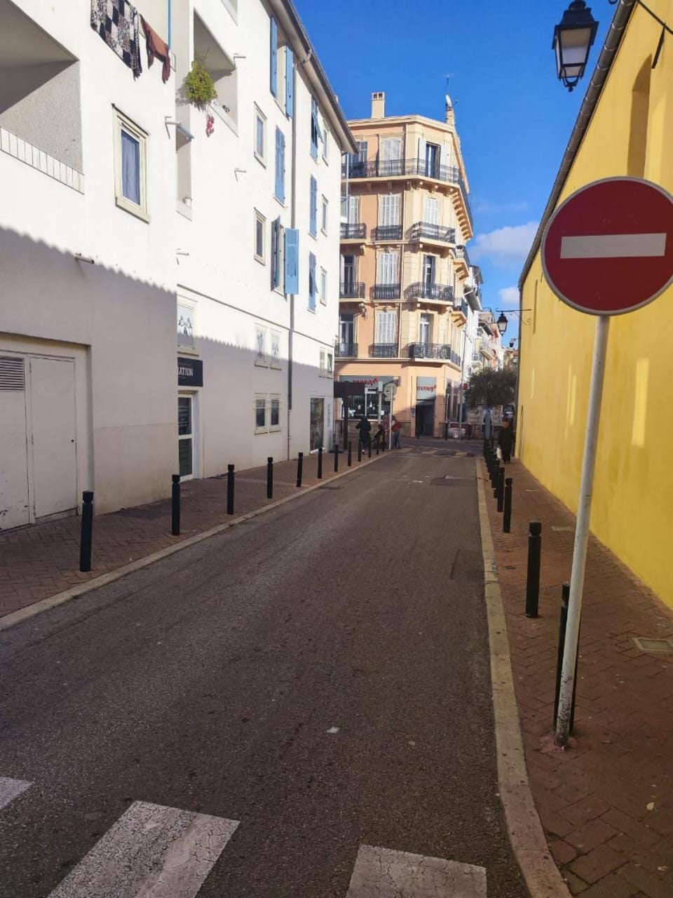 Neighbourhood, Street view, Location, Quiet street view