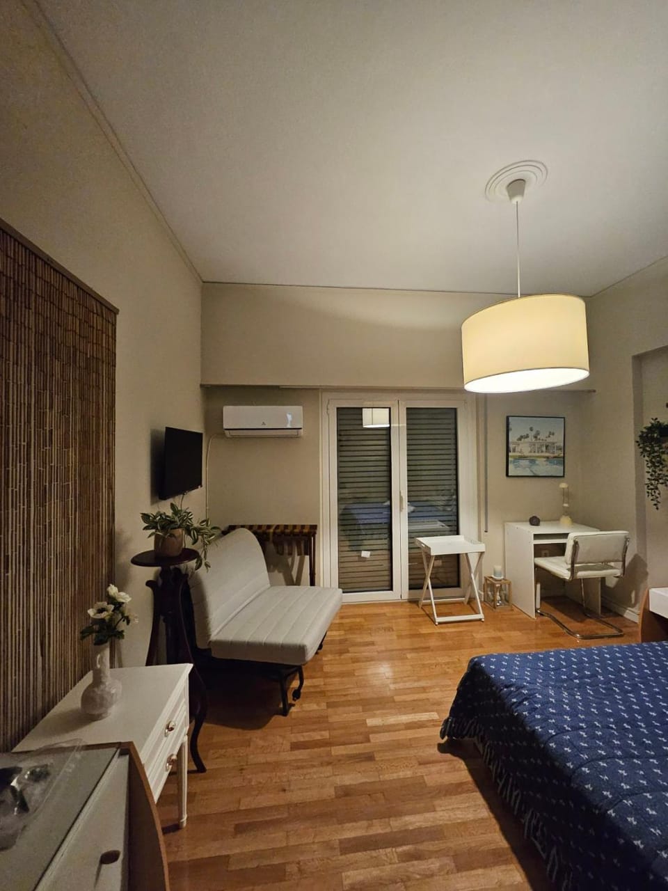 Bed, Bedroom, air conditioner
