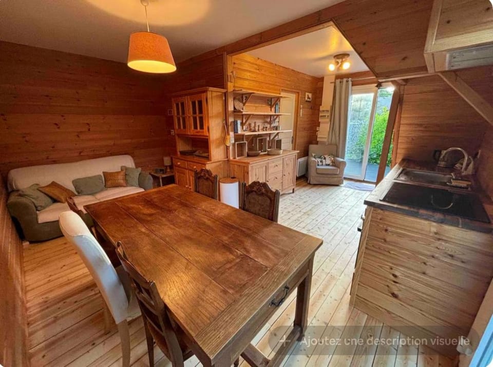 Facade/entrance, Kitchen or kitchenette, Living room, Dining area