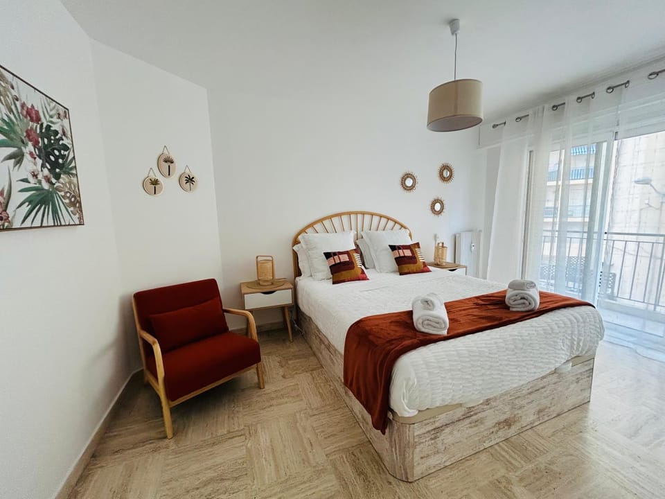 Appartement Spacieux au Port de Nice avec Clim et Parking Gratuit Apartment in Nice