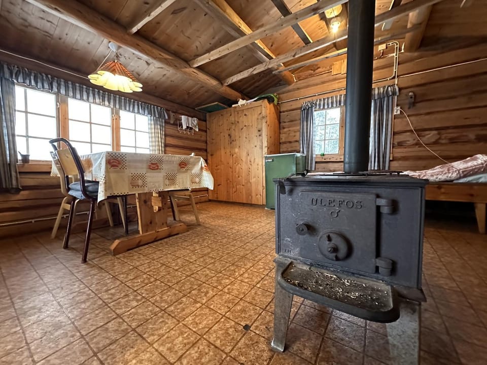 Family cabin by the lake at Haugen, Femundsmarka Cabin in Trondelag