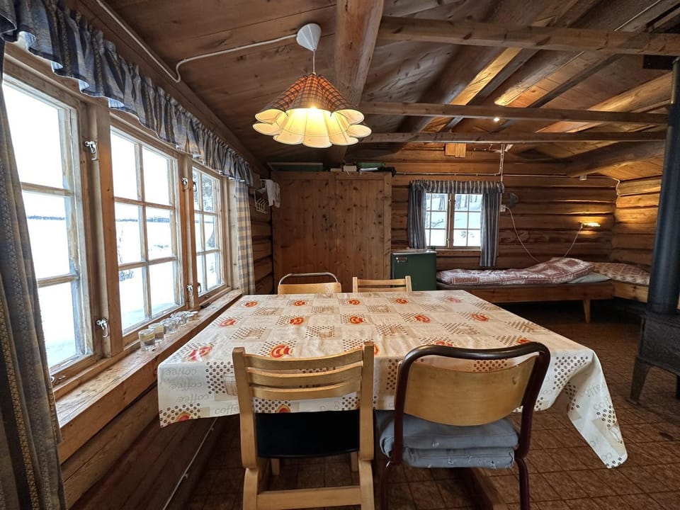 Seating area, Dining area