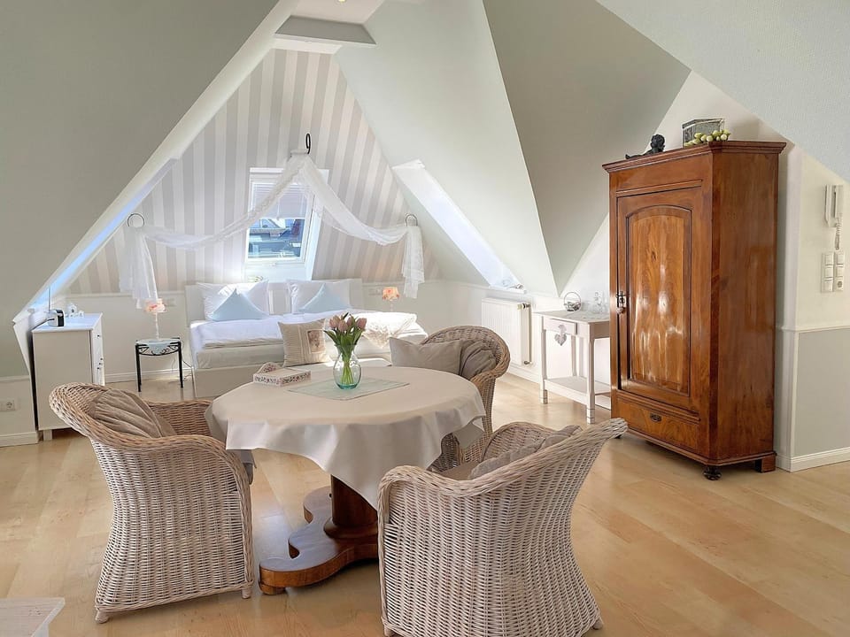 Bed, Living room, Dining area