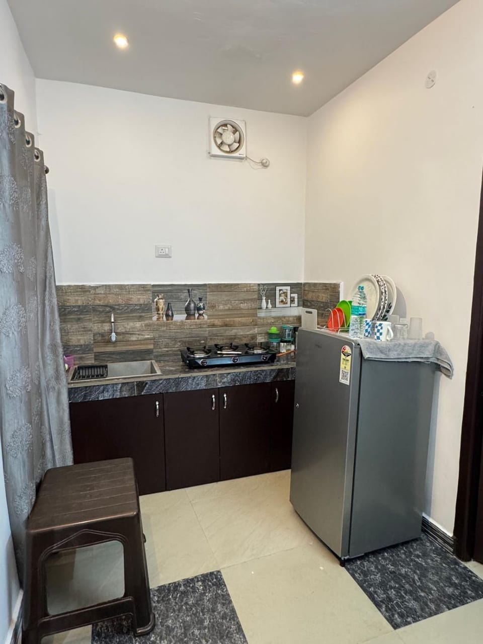 Kitchen or kitchenette