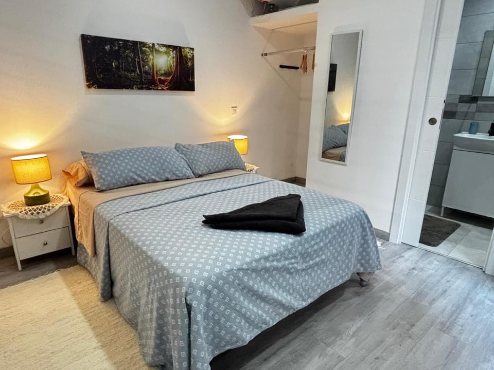 Apartamento estudio con baño privado en el centro de Madrid Apartment in Madrid