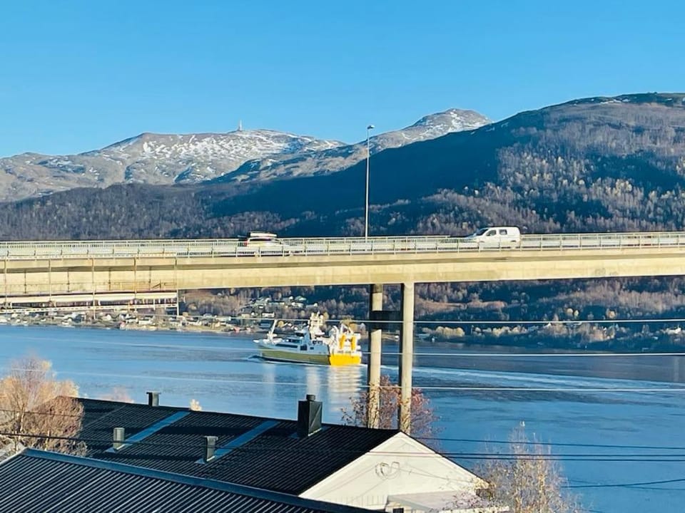 Stor enebolig sentralt på Senja Villa in Nordland, Norway