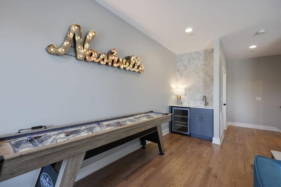 Two Townhomes Rooftop Lounges with Skyline Views House in Nashville