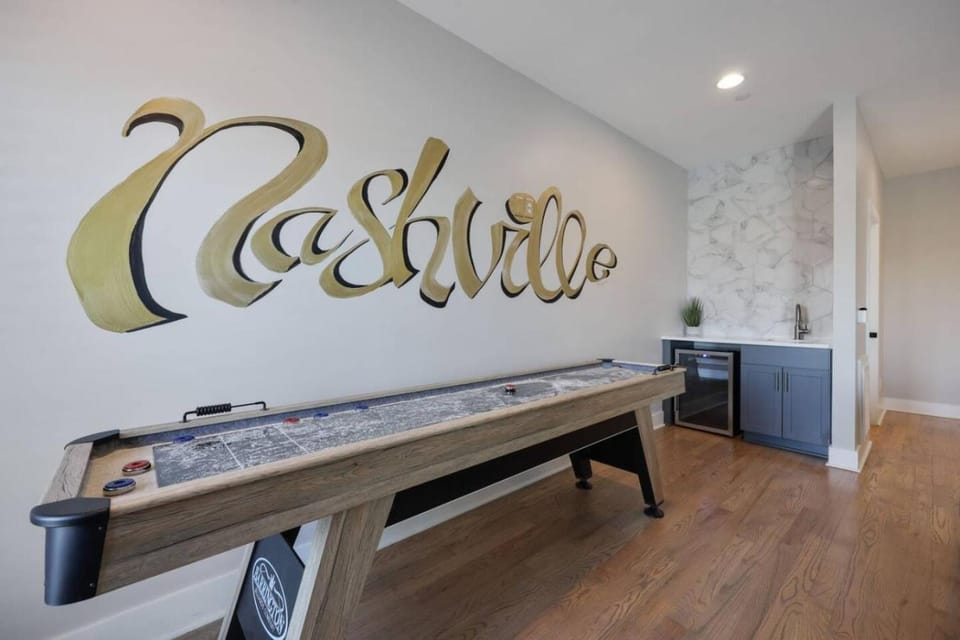 Two Townhomes- Rooftop Lounges- Hot Tub- Game Room House in Nashville