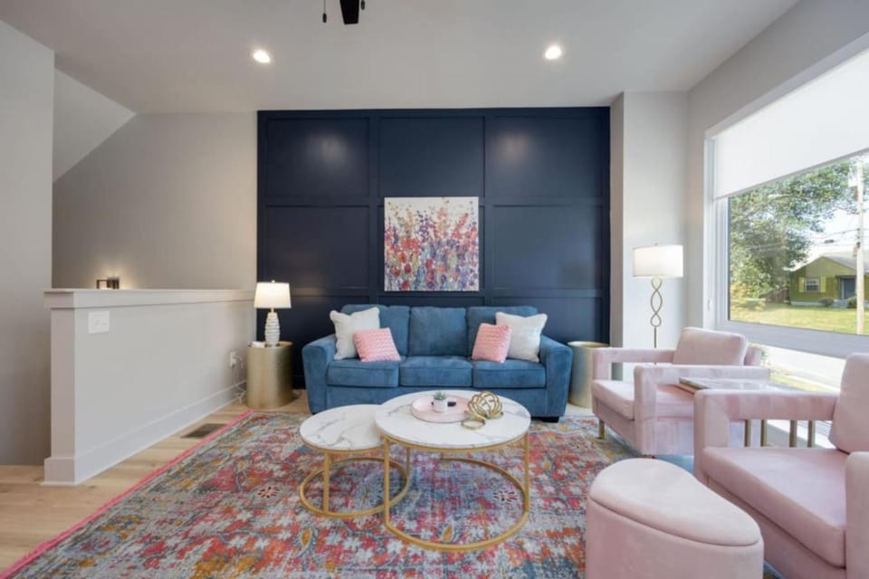 Dolly and Denim 4 Bedroom 4.5 Bath with Spacious Rooftop House in Nashville