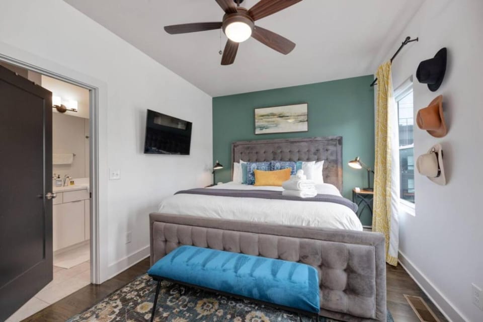 Nashvilla Townhome Gigantic Rooftop Pure Luxury House in Nashville