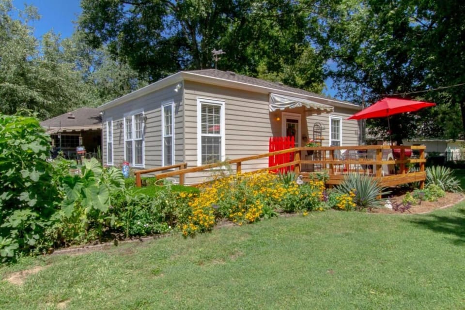 Green Hills Getaway Shopping and Dining District House in Nashville