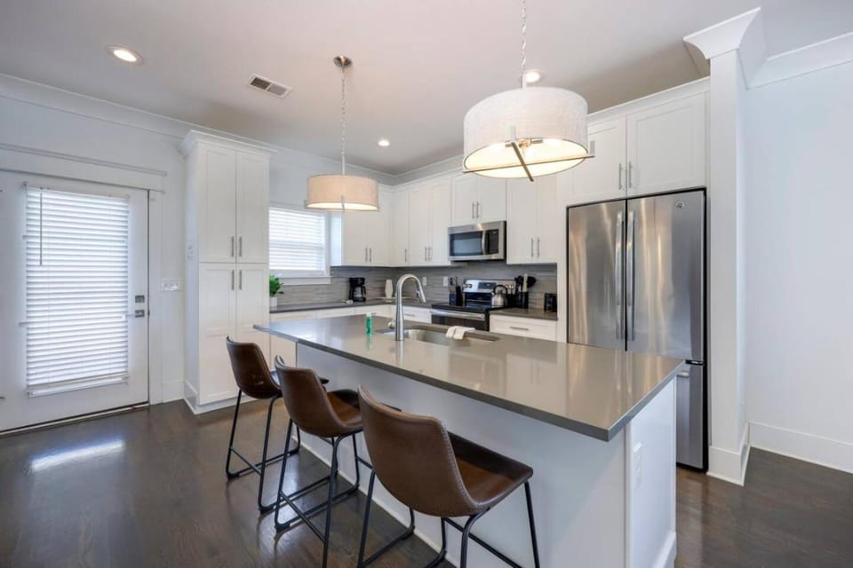 Two Elegant Townhomes Perfect for Large Groups House in Nashville