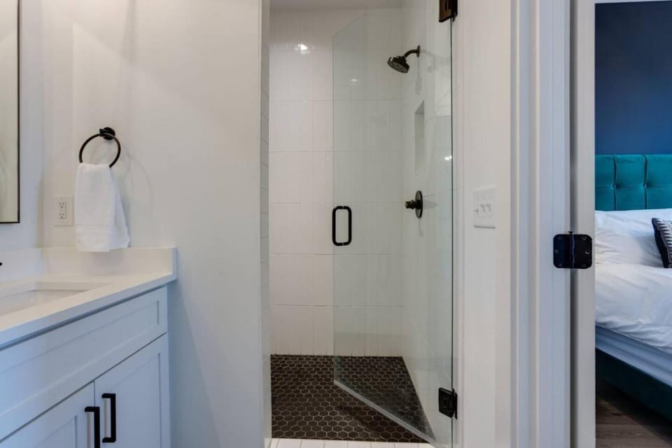 Super Luxury Home Maximum Space Gorgeous Decor House in East Nashville