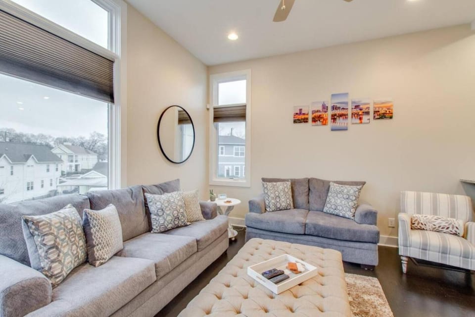 Stylish Home Private Rooftop Perfect Location House in Nashville