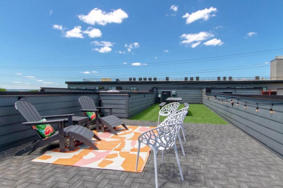 Music City Hangout with Rooftop Views and Game Room House in Nashville