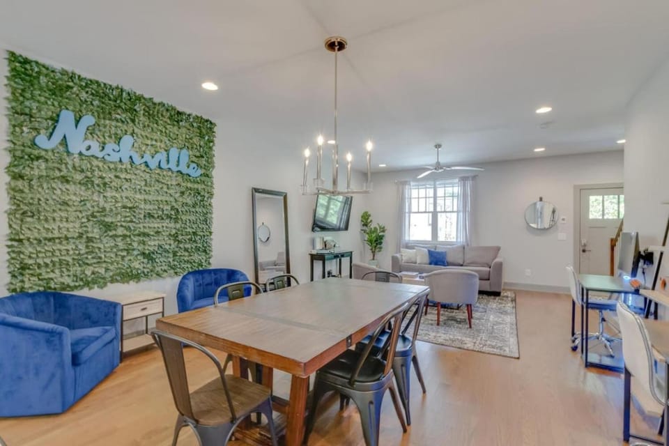 Music City Finest in Edgehill 2500 Square Feet House in Nashville