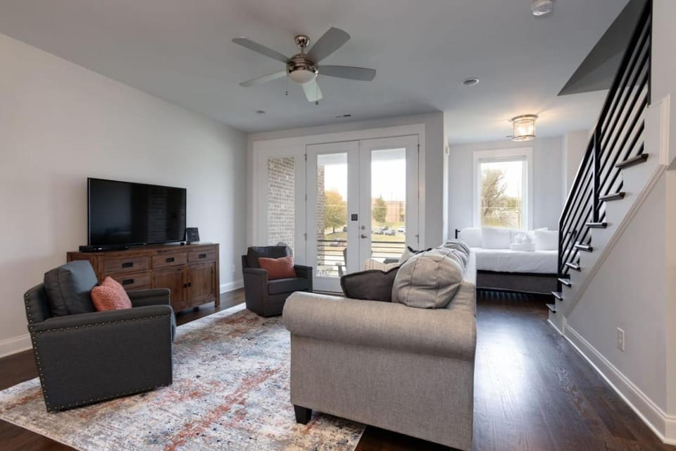 Nashville Superstar Ultra Luxury Minutes to Downtown House in Nashville