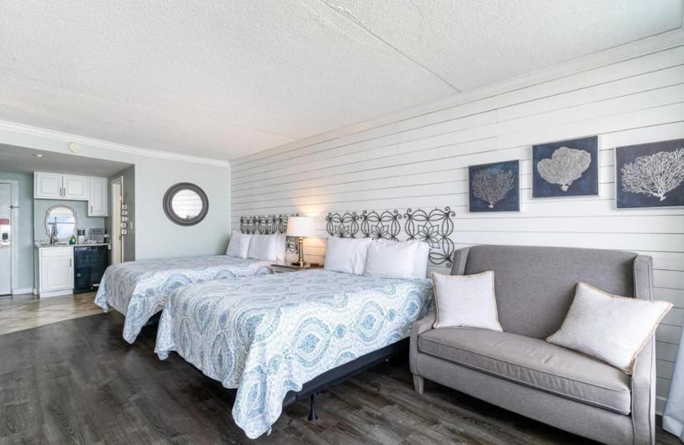 Completely Renovated Oceanfront Studio! Sand Dunes 2542 House in Myrtle Beach