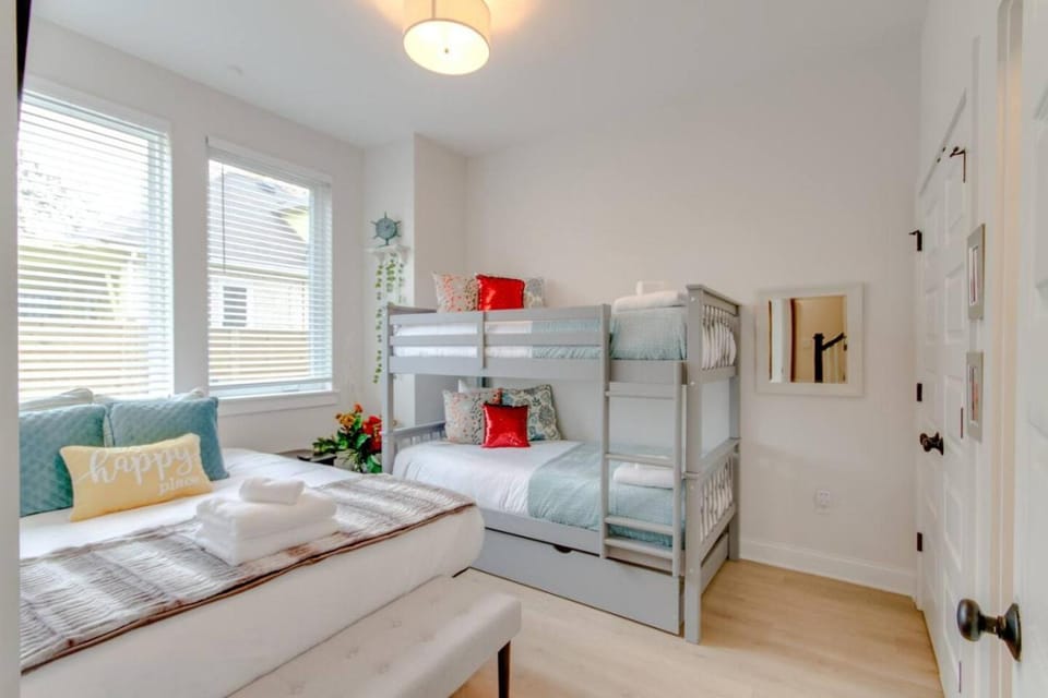 Luxury Dream Downtown Living Ten Comfy Beds House in Nashville