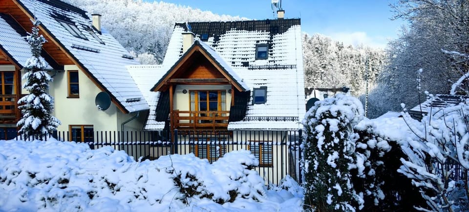 Luksuswy Domek Fantazja z sauną i kominkiem przy stoku narciarskim House in Lower Silesian Voivodeship