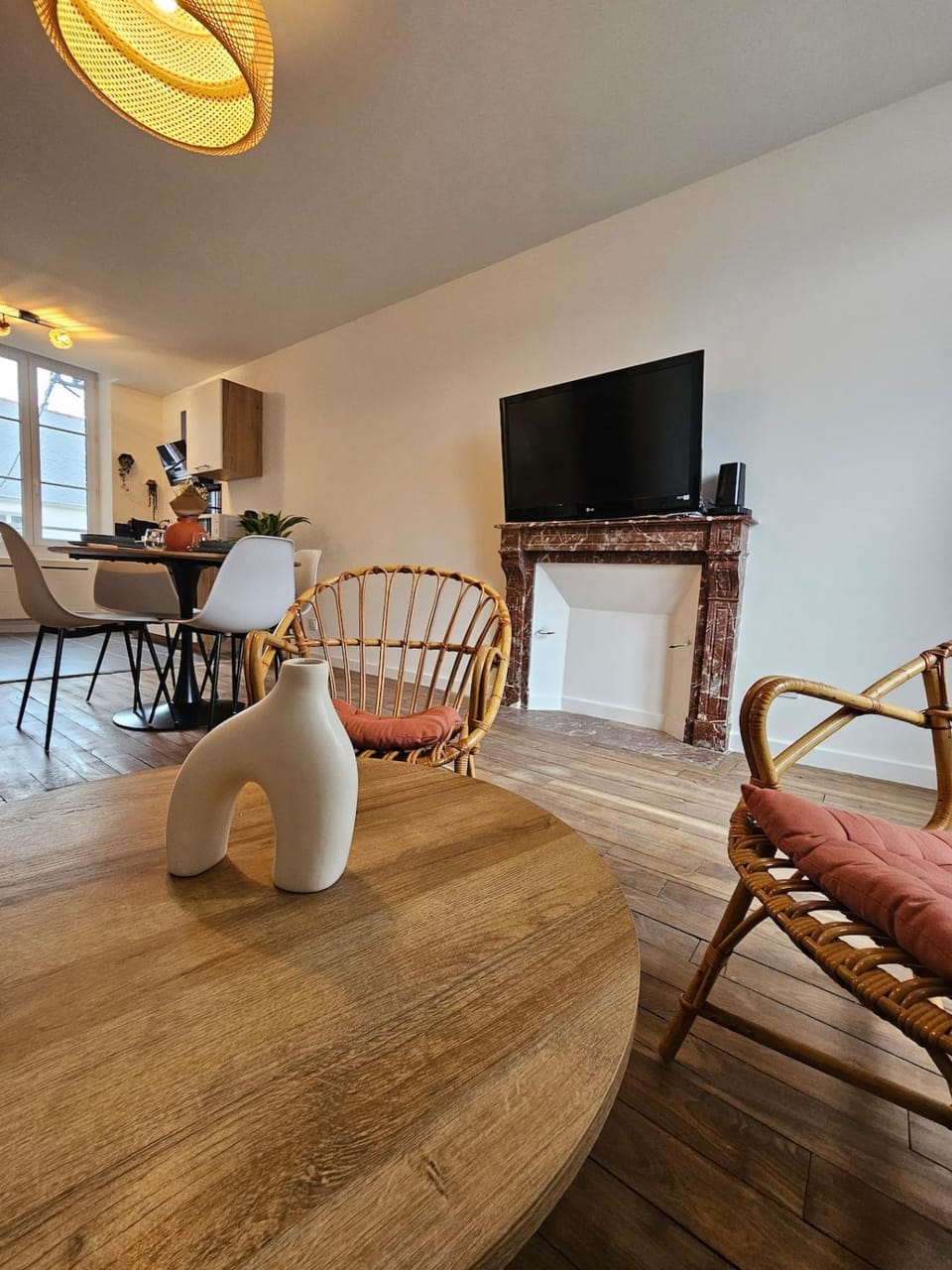 Living room, Dining area