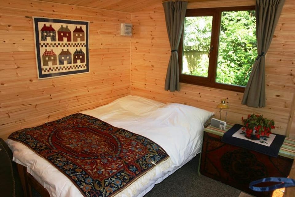 Dogwood Cabin Cabin in Rother District
