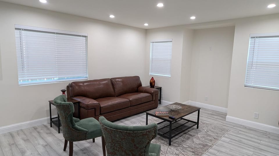 Communal lounge/ TV room, TV and multimedia, Living room
